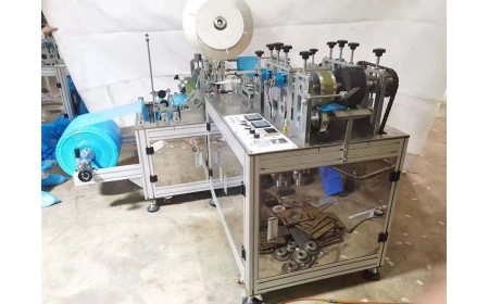 Bain de pieds en plastique jetable ou couverture de baignoire faisant la machine